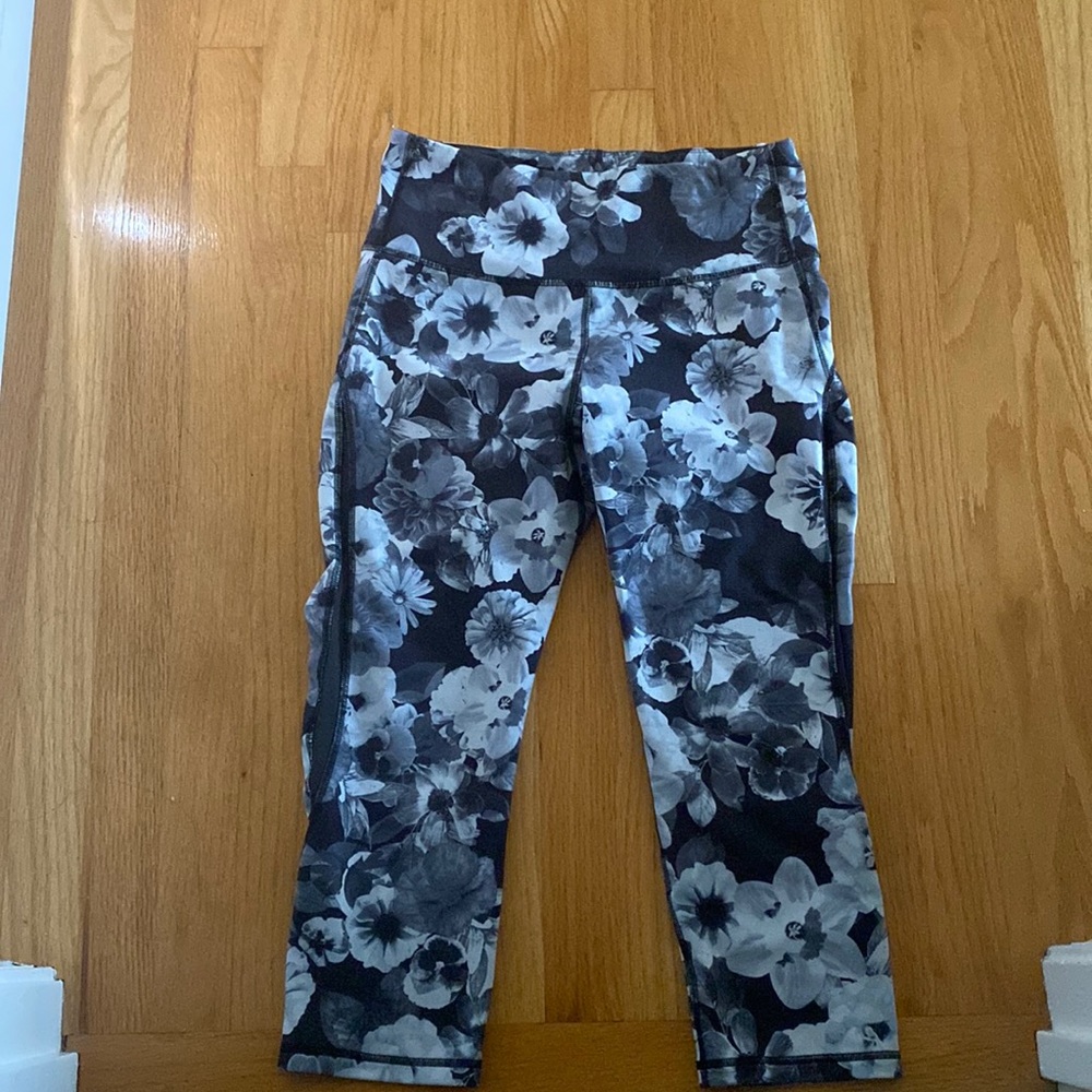 Old Navy Active Floral Pattern Leggings